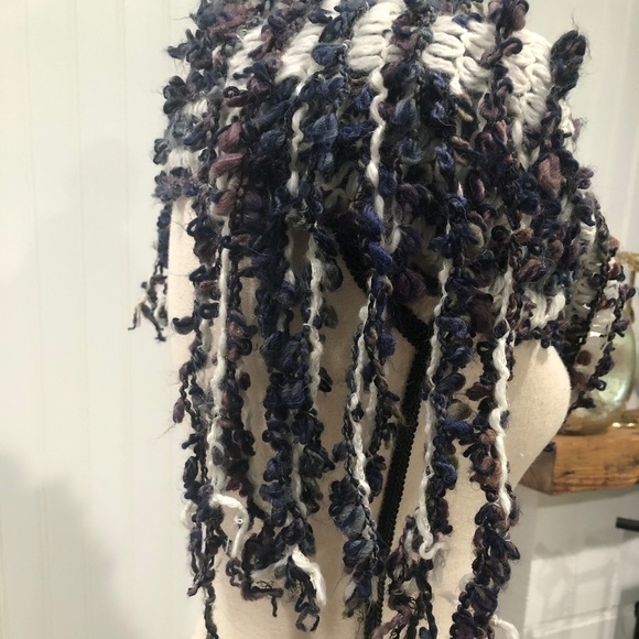 ANTHROPOLOGIE Madison 88 Plum & White Crochet Scarf - Picture 3 of 8